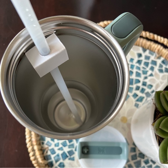 Stanley Shale THE QUENCHER H2.0 FLOWSTATE TUMBLER (SOFT MATTE) | 40 OZ. - Picture 3 of 7